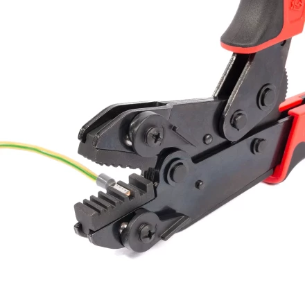 Пресс-клещи КВТ СТО+9 с 9 матрицами МПК для опрессовки разъемов, втулочных, изолированных и неизолированных наконечников (набор) (90778) купить в Магнитогорске