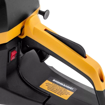 Пила цепная бензиновая Denzel DS-5218, шина 45 см, 52 см3, 3 л.с, шаг 0,325, паз 1,5 мм, 72 звена 95237 купить в Магнитогорске