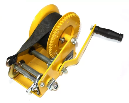 Лебедка ручная LRB 3000, 1360 кг, лента 10 м. LB купить в Магнитогорске