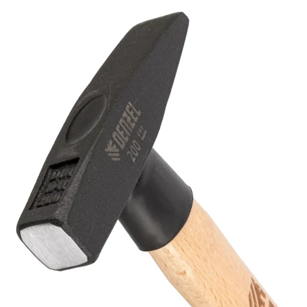 Молоток слесарный, 200 г Denzel, кованый квадратный боек, буковая рукоятка, 10426 купить в Магнитогорске