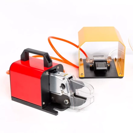 Пресс-клещи пневматические КВТ ПКП-01 для опрессовки наконечников и разъемов матрицами МПК (85396) купить в Магнитогорске