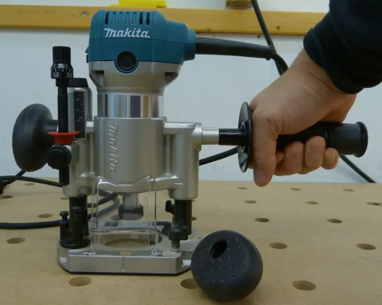 Фрезер Makita RT0700CX2 купить в Магнитогорске