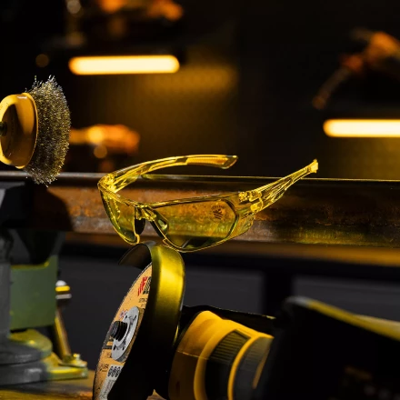 Очки защитные открытые Denzel 89199, поликарбонатные, желтая линза купить в Магнитогорске