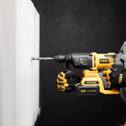 Бур по бетону Denzel, 10 x 160 мм, двойная спираль, три пылеотводящие кромки, 705016 купить в Магнитогорске