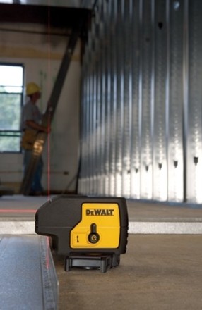Лазерный нивелир DeWalt DW 083 К купить в Магнитогорске