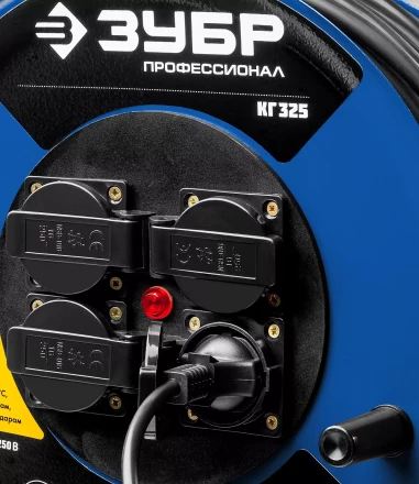 Удлинитель на катушке &quot;КГ 325&quot;, 30 м, 4000 Вт, 4 гнезда, IP44, КГ 3х2,5 кв мм, ЗУБР 55079-30 купить в Магнитогорске