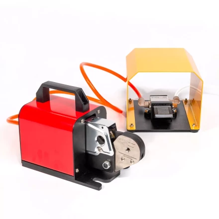 Пресс-клещи пневматические КВТ ПКП-10к для серийной опрессовки втулочных наконечников до 10 мм (85397) купить в Магнитогорске