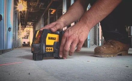 Нивелир лазерный DeWalt DW 0822 купить в Магнитогорске