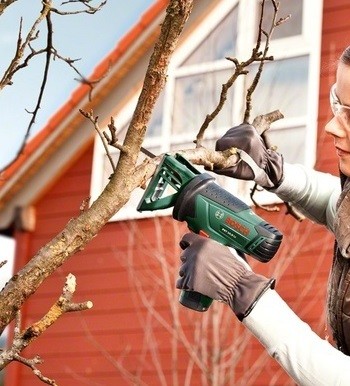 Аккумуляторная лобзиковая пила BOSCH PST 10,8 LI (0.603.3B4.022) купить в Магнитогорске